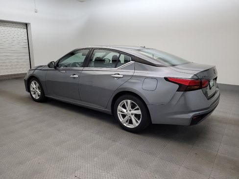 Used 2023 Nissan Altima 2.5 SV FWD image 3