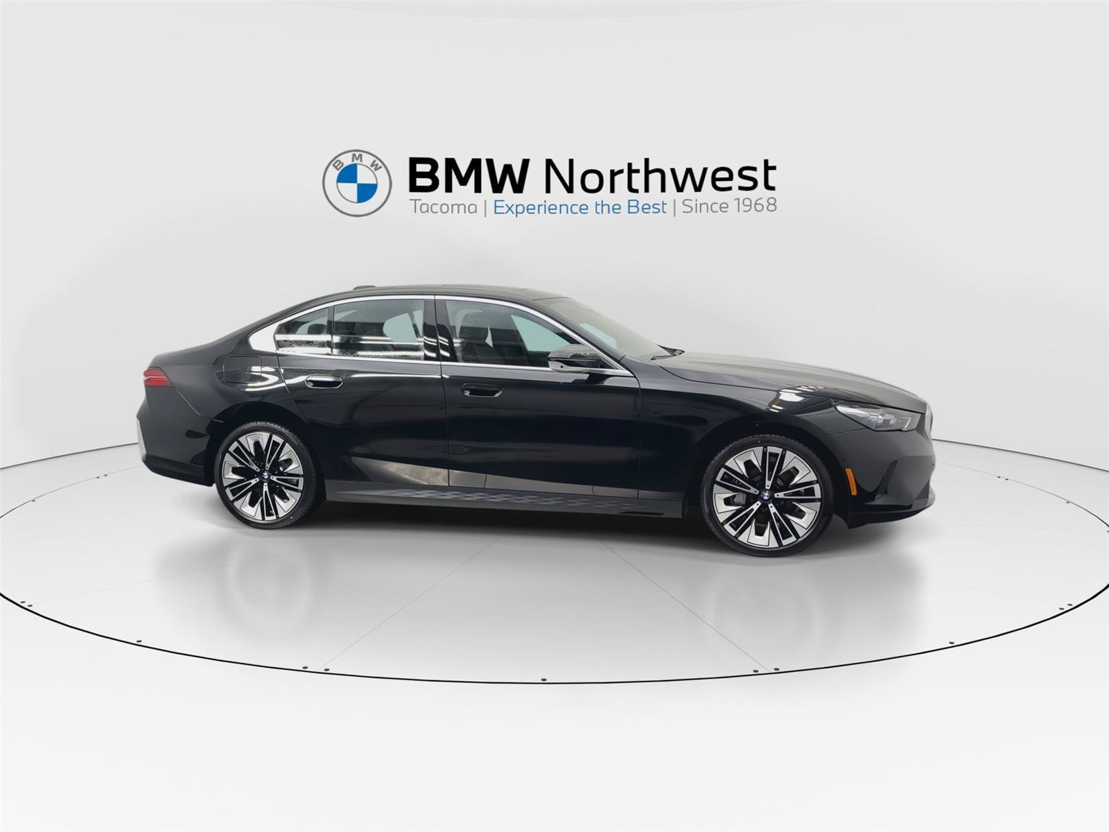 New 2026 BMW 540i xDrive w/ Premium Package AWD/4WD image 5