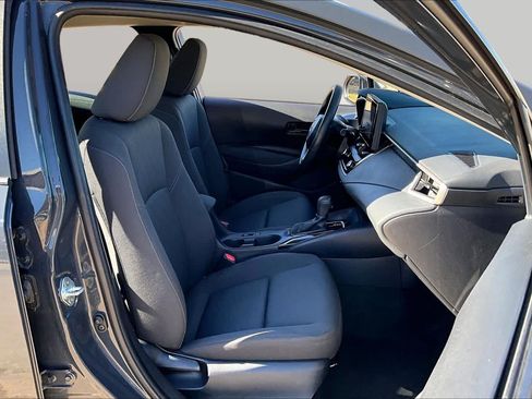 Used 2024 Toyota Corolla LE FWD image 9