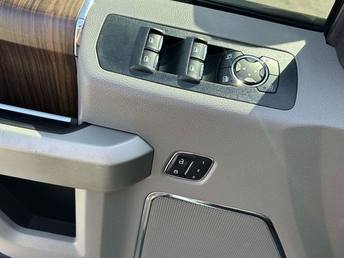 Used 2017 Ford F150 Lariat image 16