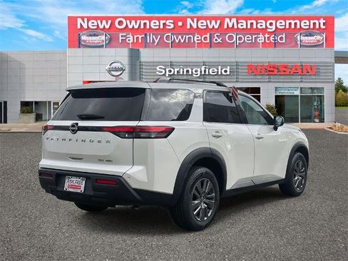 Certified 2024 Nissan Pathfinder SV image 5