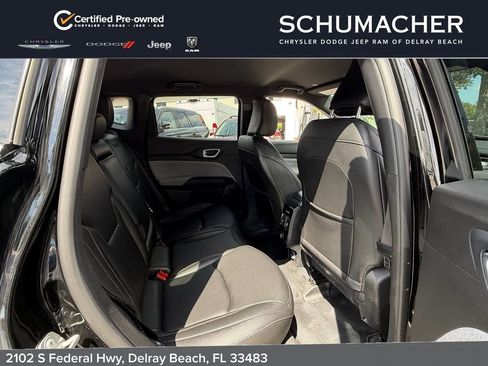 Used 2024 Jeep Compass Latitude AWD/4WD image 19