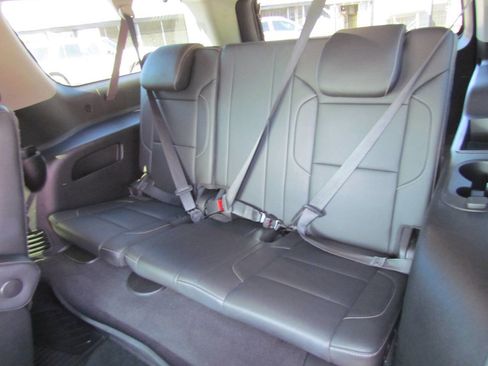 Used 2019 Chevrolet Suburban Premier image 14