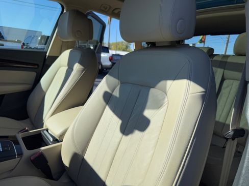 Used 2018 Audi Q5 2.0T Premium w/ Premium Plus Package image 16