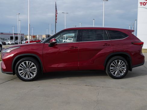 Certified 2020 Toyota Highlander Platinum image 5