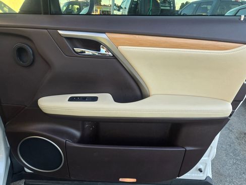 Used 2020 Lexus RX 350L Premium w/ Premium Package image 14