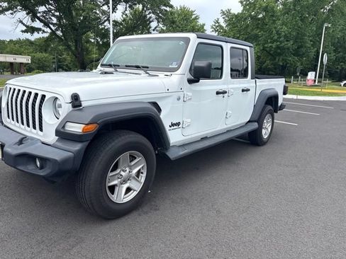 Used 2020 Jeep Gladiator Sport w/ Quick Order Package 24S AWD/4WD image 3