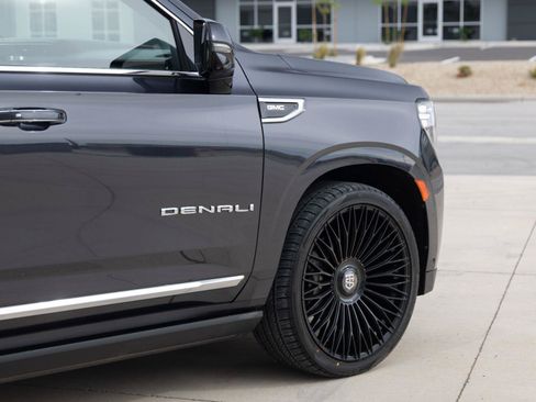 Used 2023 GMC Yukon Denali w/ Denali Reserve Package AWD/4WD image 10