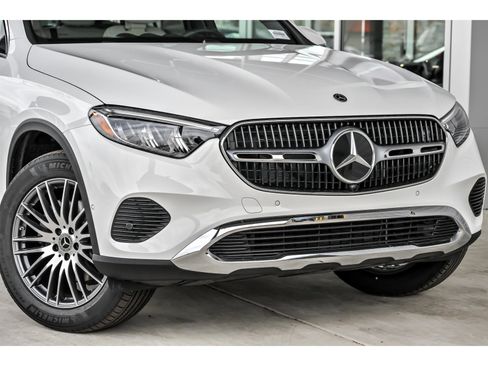 New 2026 Mercedes-Benz GLC 300 4MATIC image 2