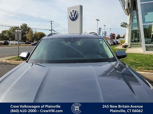 Certified 2024 Volkswagen Atlas SE image 5