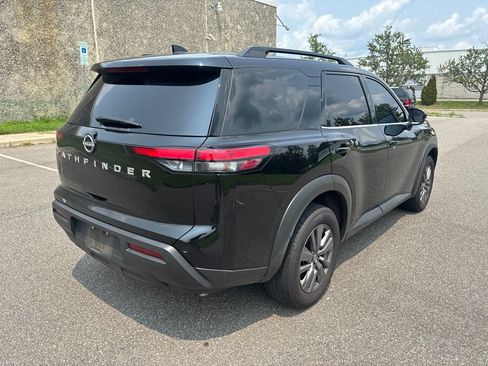 Used 2025 Nissan Pathfinder SV FWD image 7