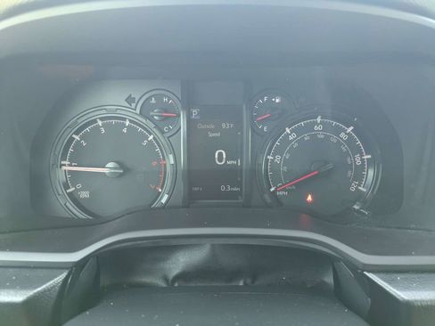 Used 2020 Toyota 4Runner SR5 Premium w/ Moonroof Package AWD/4WD image 34