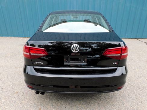 Used 2017 Volkswagen Jetta S FWD image 4