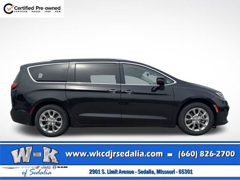Certified 2021 Chrysler Pacifica Touring-L FWD image 2