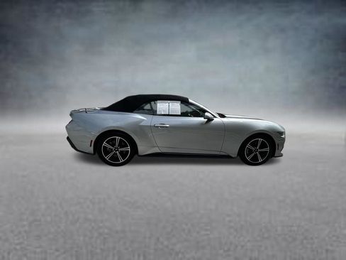 Used 2025 Ford Mustang Premium RWD image 8