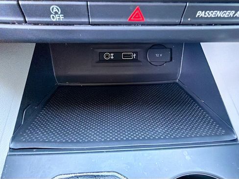 Used 2018 Volkswagen Atlas SE w/ R-Line Package image 30