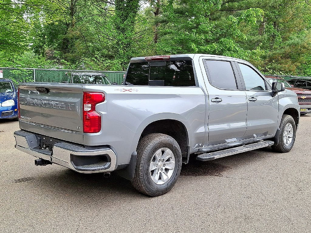Used 2023 Chevrolet Silverado 1500 LT w/ Convenience Package II AWD/4WD image 7