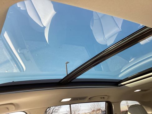 Used 2022 Subaru Ascent Limited w/ Technology Package image 19