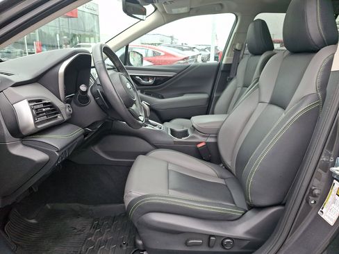 Used 2025 Subaru Outback Onyx Edition AWD/4WD image 13