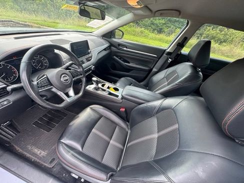 Used 2023 Nissan Altima 2.5 SR FWD image 14