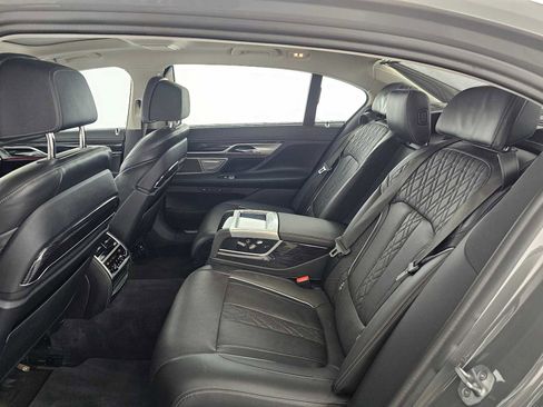 Used 2020 BMW 745e xDrive AWD/4WD image 16