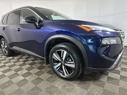 Used 2024 Nissan Rogue SL w/ SL Premium Package AWD/4WD image 2