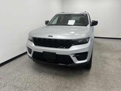Used 2024 Jeep Grand Cherokee Altitude
