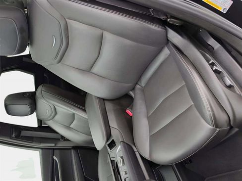 Used 2025 Cadillac XT5 Premium Luxury image 9