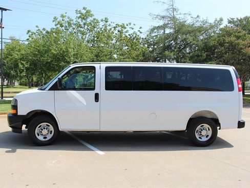Used 2025 Chevrolet Express 3500 LS RWD image 2