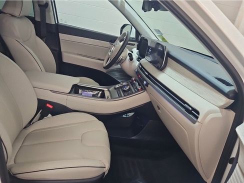Used 2024 Hyundai Palisade Calligraphy image 9