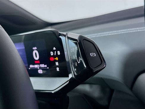 Used 2023 Volkswagen ID.4 Pro S Plus image 24