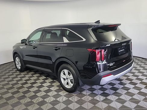 Used 2025 Kia Sorento LX FWD image 10