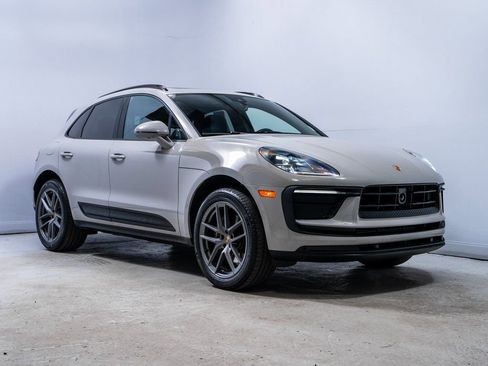 Used 2025 Porsche Macan image 9