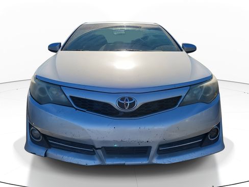 Used 2013 Toyota Camry image 2