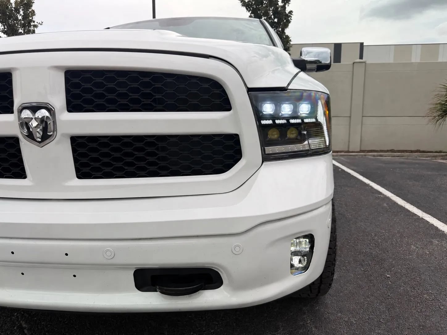 Used 2015 RAM 1500 Laramie Longhorn w/ Convenience Group AWD/4WD image 27