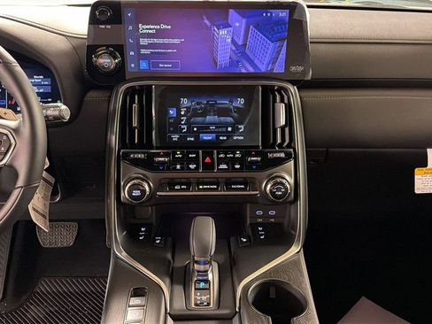 New 2026 Lexus LX 700h Luxury image 17