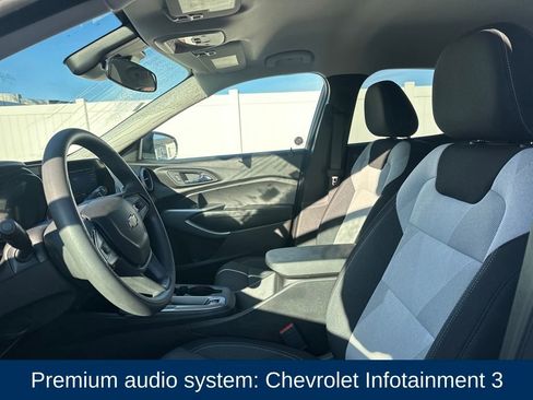 Used 2025 Chevrolet Trax LS image 7
