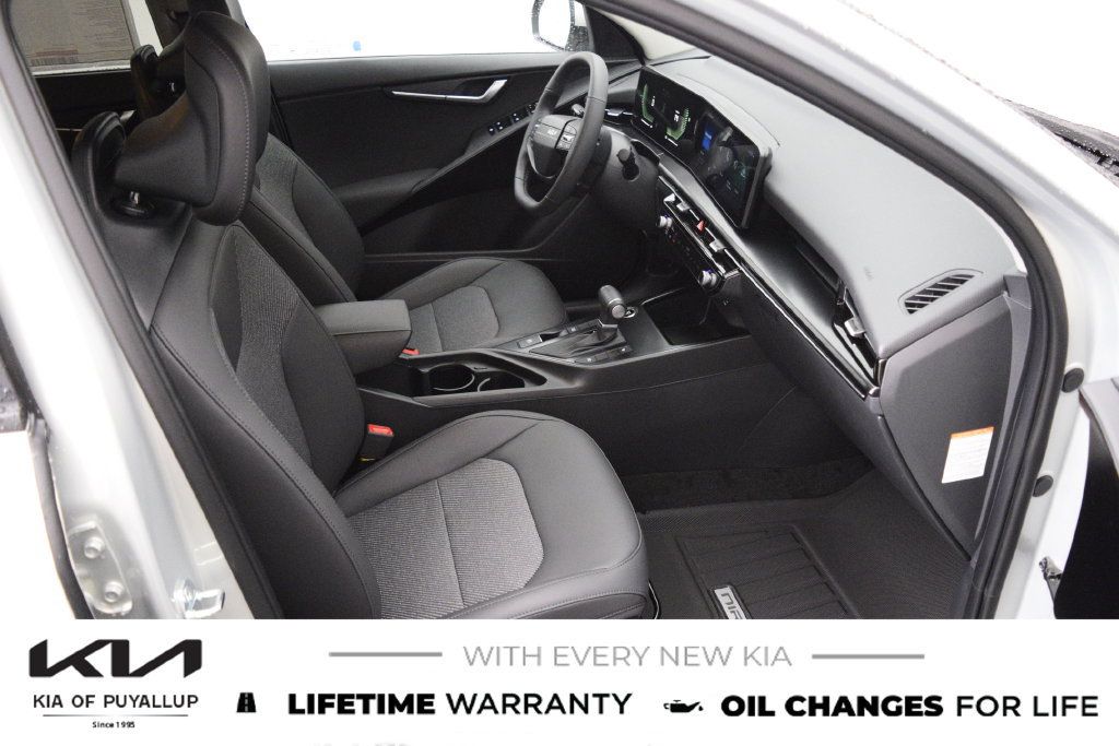 New 2027 Kia Niro LX FWD image 17