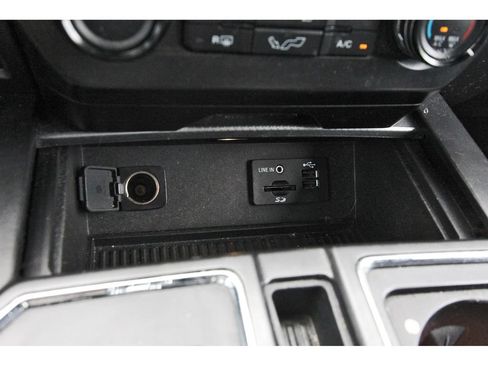 Used 2015 Ford F150 XLT w/ Equipment Group 302A Luxury AWD/4WD image 29