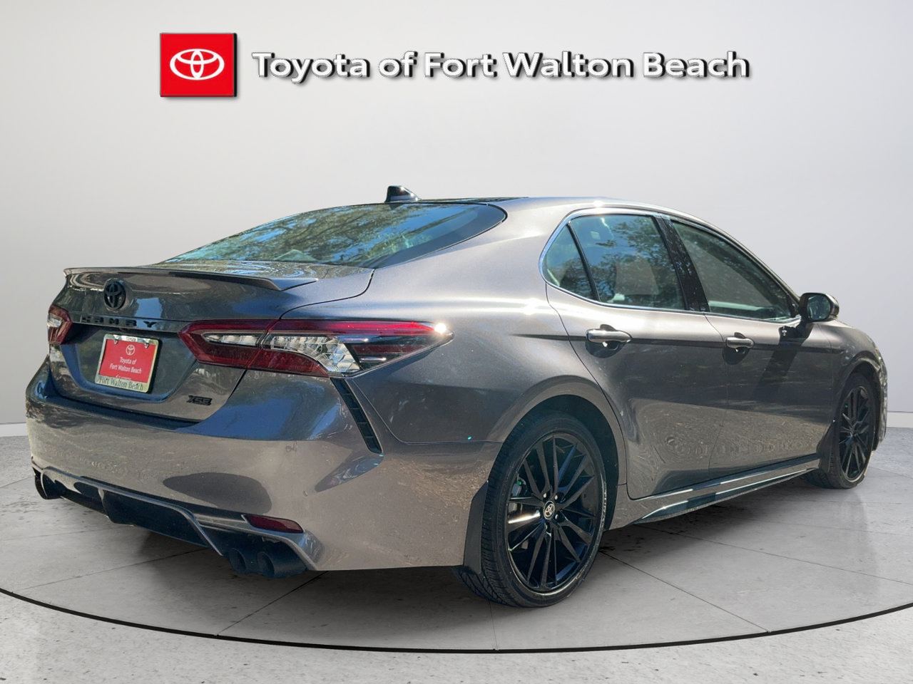 Used 2023 Toyota Camry XSE FWD image 4