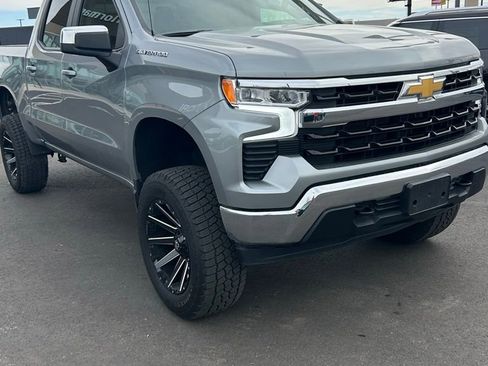 Used 2025 Chevrolet Silverado 1500 LT image 7