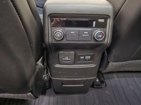 Used 2023 GMC Acadia SLT w/ Elevation Edition image 36