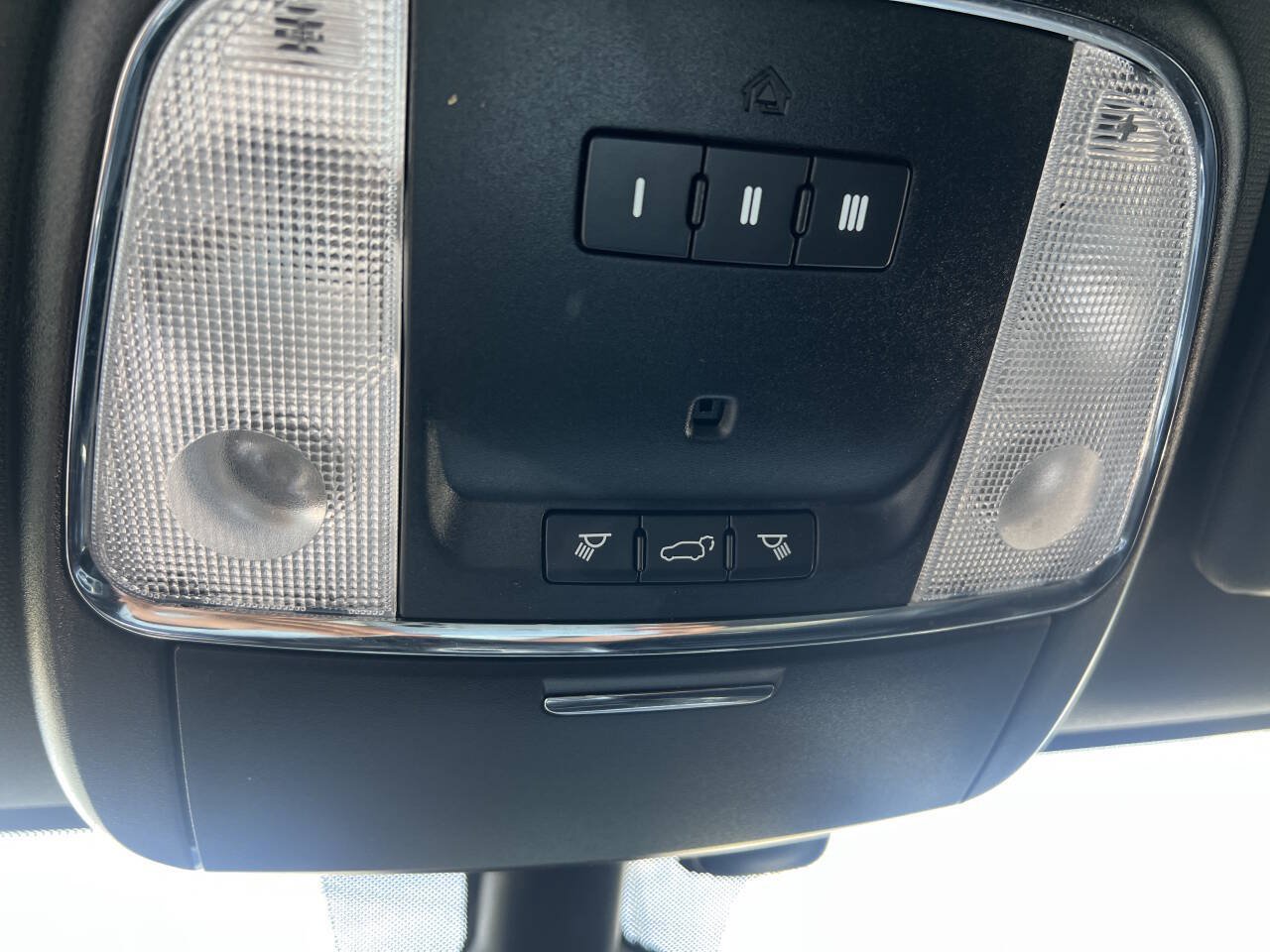 Used 2018 Jeep Grand Cherokee Limited AWD/4WD image 15