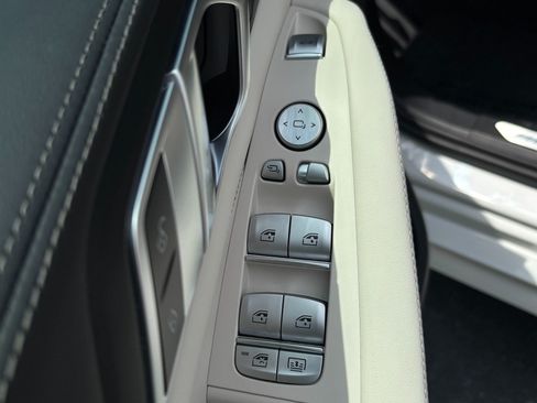 Used 2025 BMW X7 M60i w/ Climate Comfort Package AWD/4WD image 67