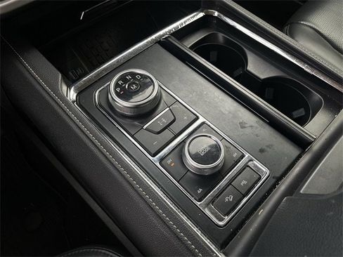 Used 2022 Ford Expedition XLT image 22