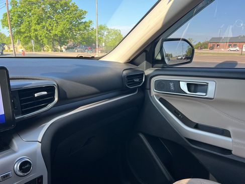 Used 2022 Ford Explorer XLT w/ Equipment Group 202A image 26