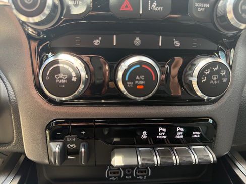 Used 2025 RAM 1500 Big Horn AWD/4WD image 22