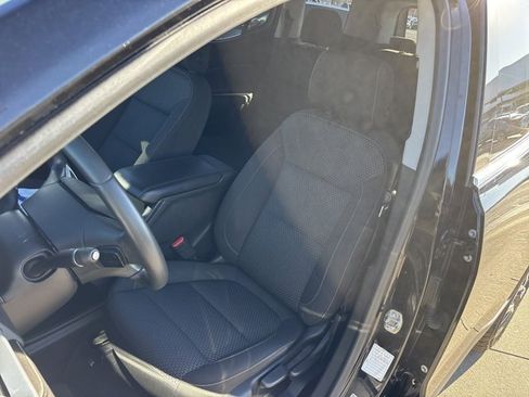 Used 2023 GMC Acadia SLE image 21