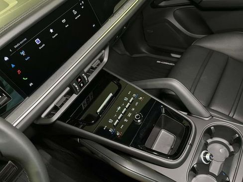 New 2026 Porsche Cayenne S image 34