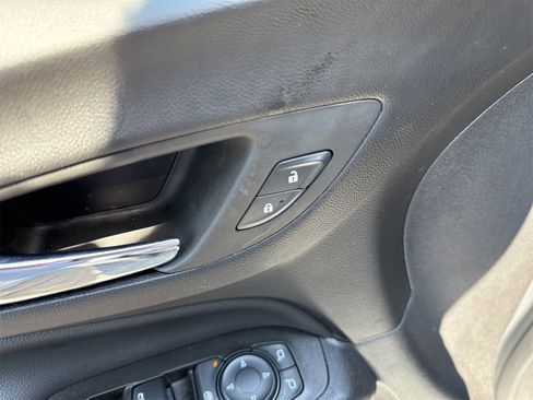 Used 2023 Chevrolet Equinox LT image 15